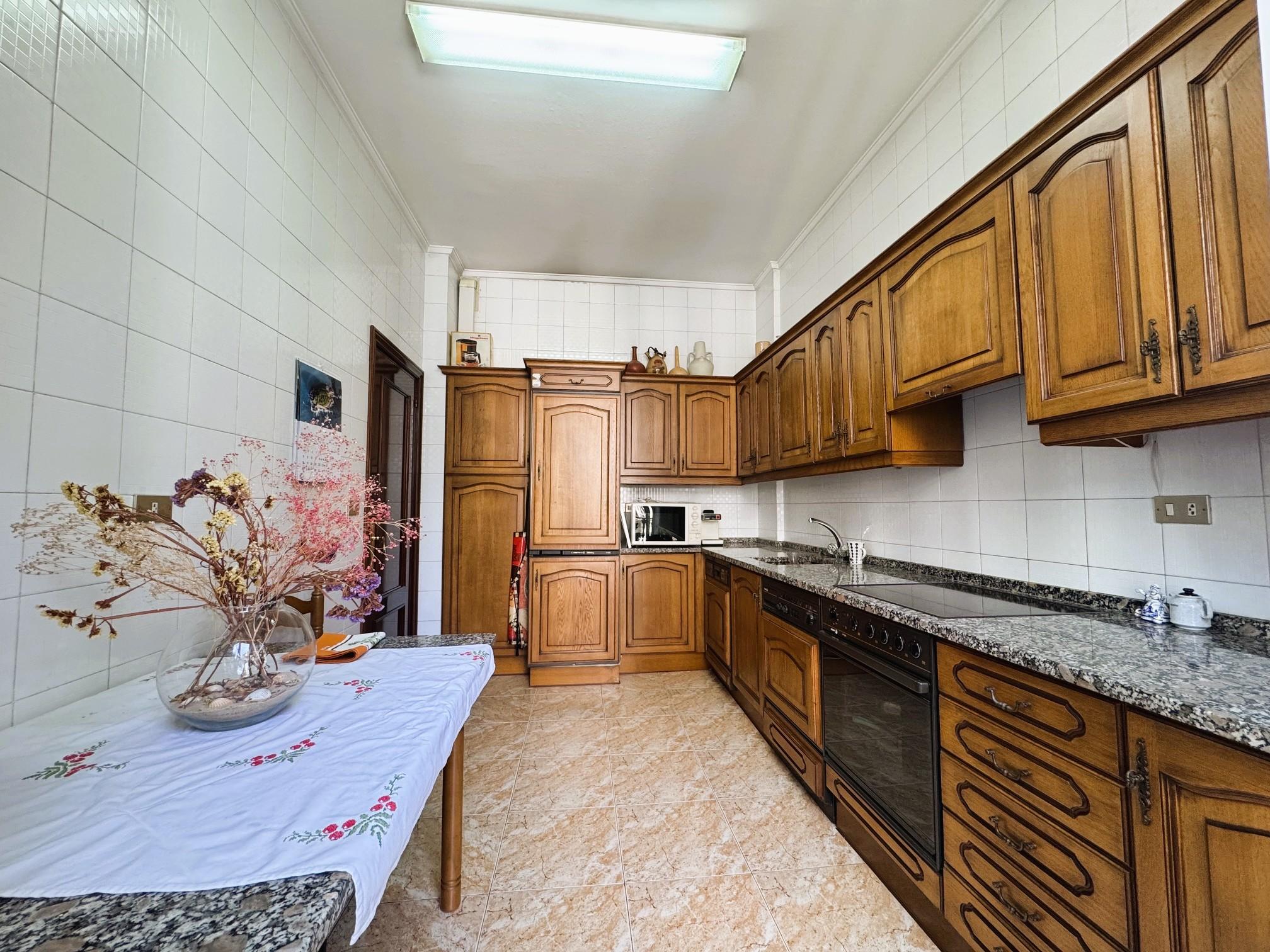 Imagen 5 Piso en venta en Bilbao / Avenida Mazarredo. Bilbao.
