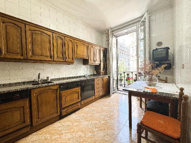 Imagen 6 Inmueble 302438 - Piso en venta en Bilbao / Avenida Mazarredo. Bilbao.