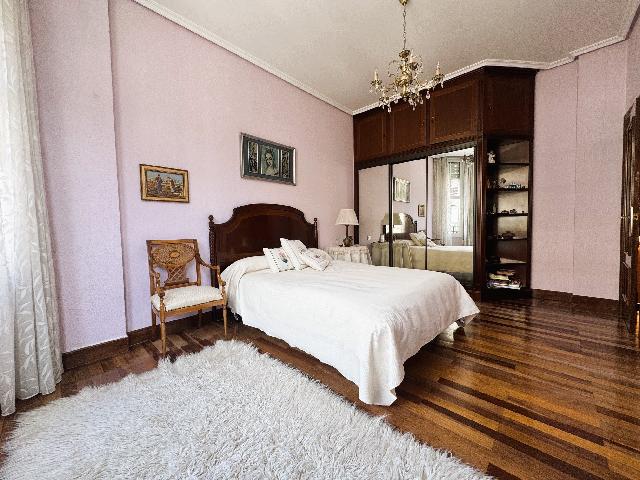 Imagen 26 Inmueble 302438 - Piso en venta en Bilbao / Avenida Mazarredo. Bilbao.