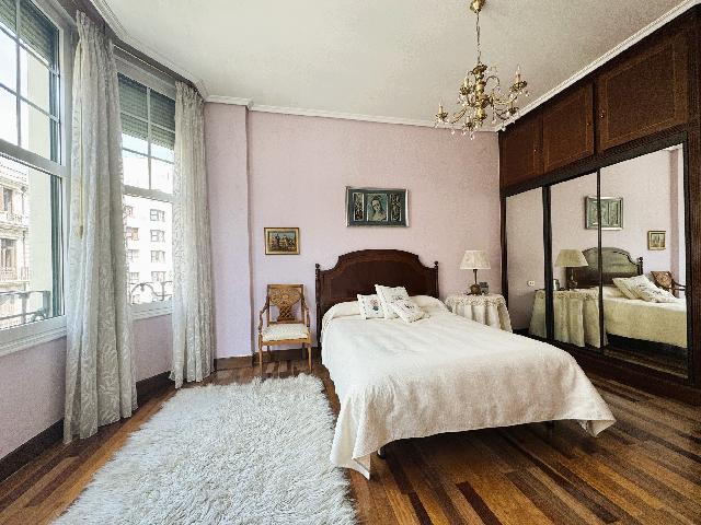 Imagen 27 Inmueble 302438 - Piso en venta en Bilbao / Avenida Mazarredo. Bilbao.
