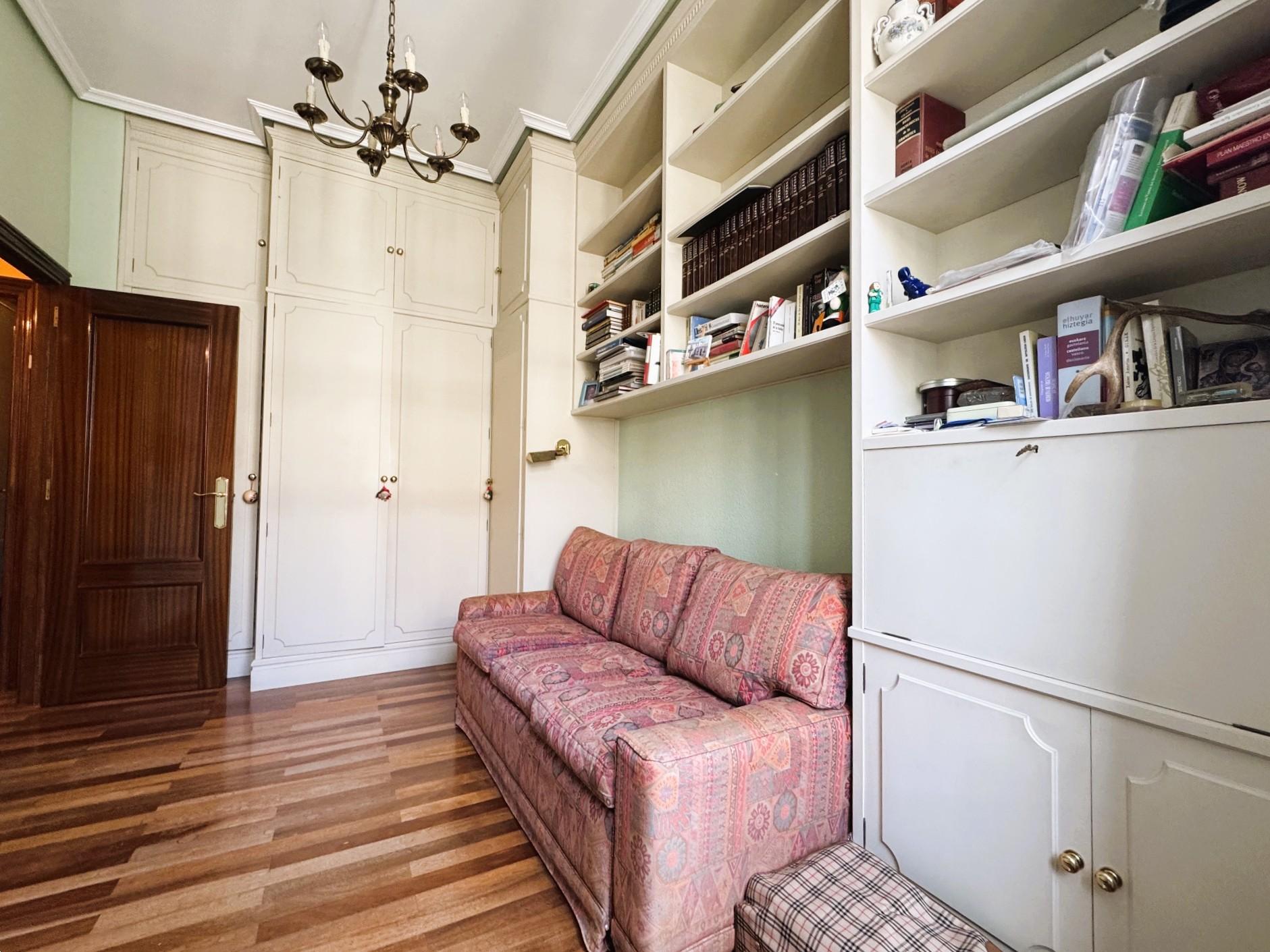 Imagen 30 Piso en venta en Bilbao / Avenida Mazarredo. Bilbao.