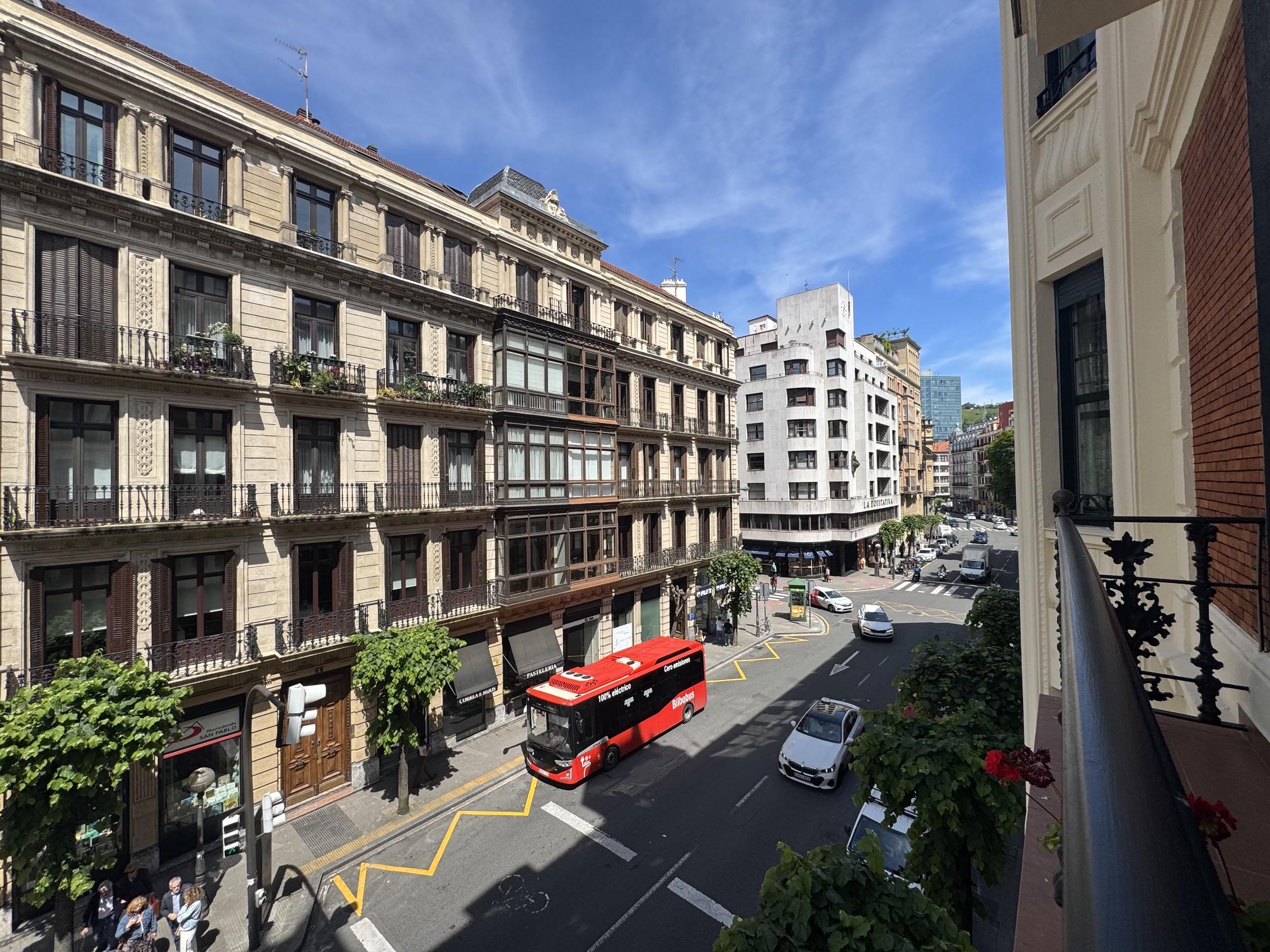 Imagen 36 Piso en venta en Bilbao / Avenida Mazarredo. Bilbao.