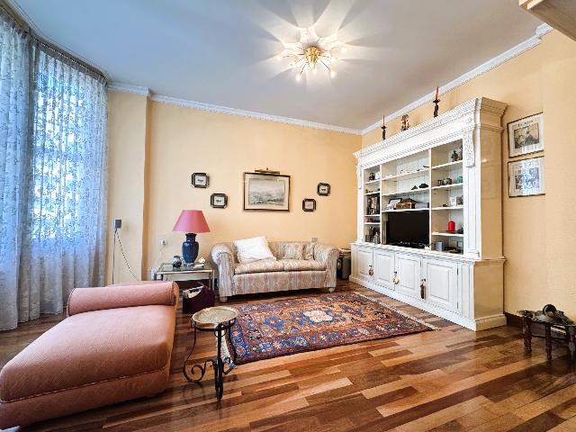 Imagen 19 Inmueble 302438 - Piso en venta en Bilbao / Avenida Mazarredo. Bilbao.