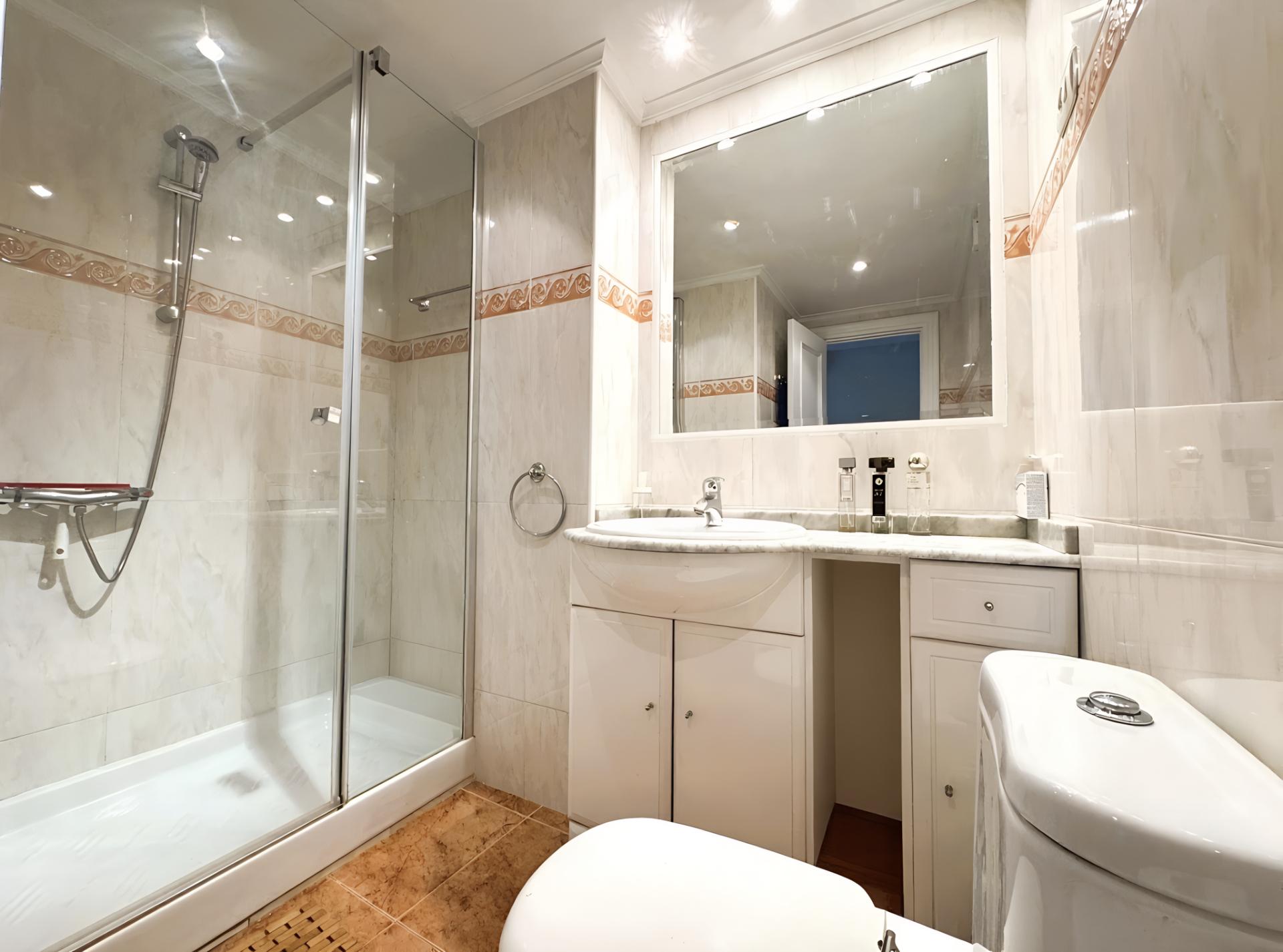 Imagen 20 Piso en venta en Getxo / Calle Bizkaia. Romo-Leioa.