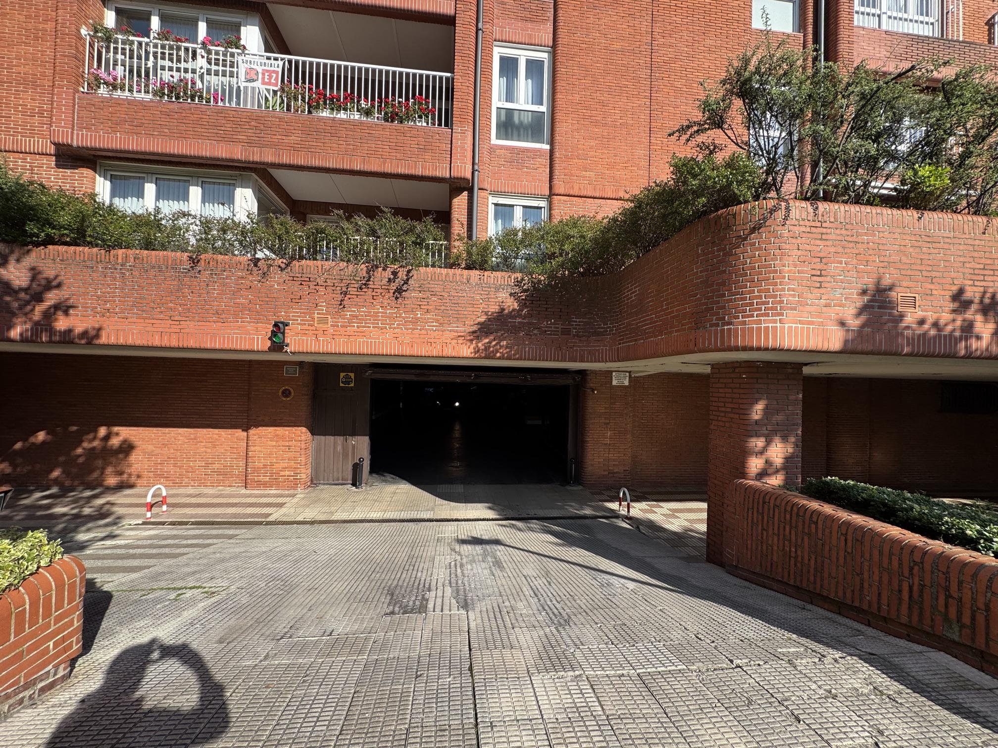 Imagen 2 Parking Coche en venta en Getxo / Calle Errekagane. Getxo.