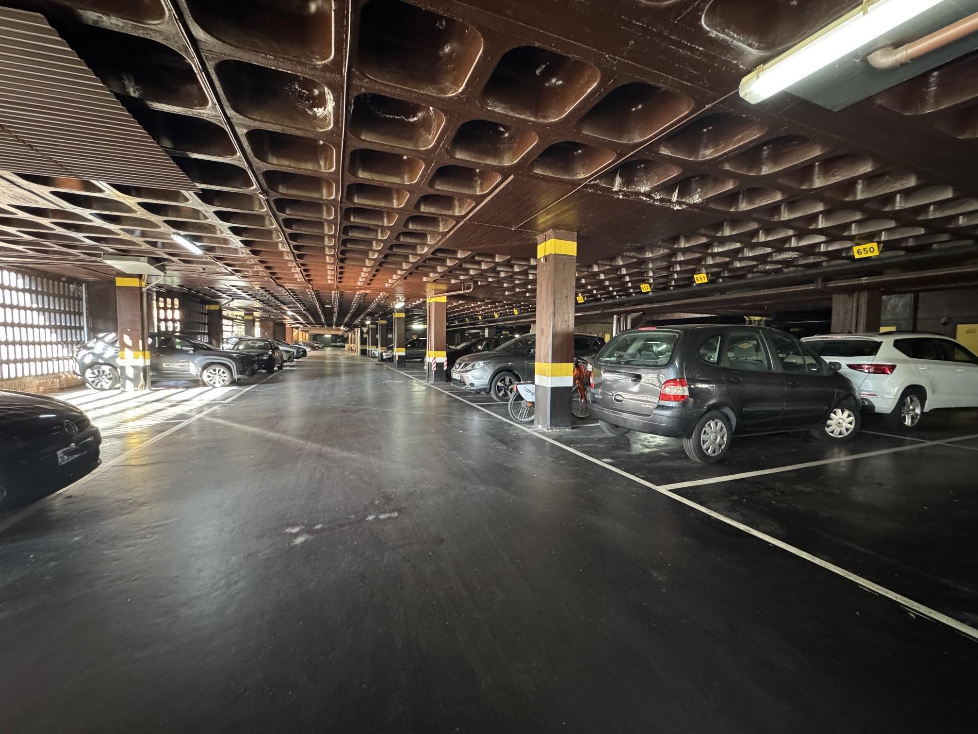 Imagen 3 Parking Coche en venta en Getxo / Calle Errekagane. Getxo.