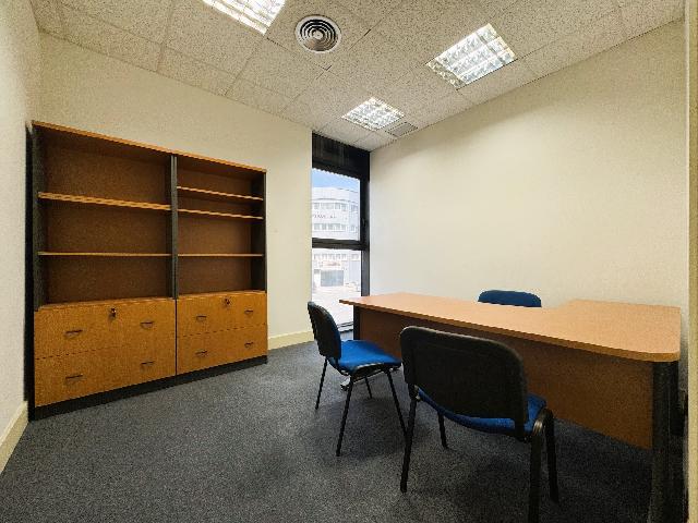 Imagen 2 Inmueble 304156 - Oficina Comercial en venta en Basauri / Poligono Artunduaga. Basauri