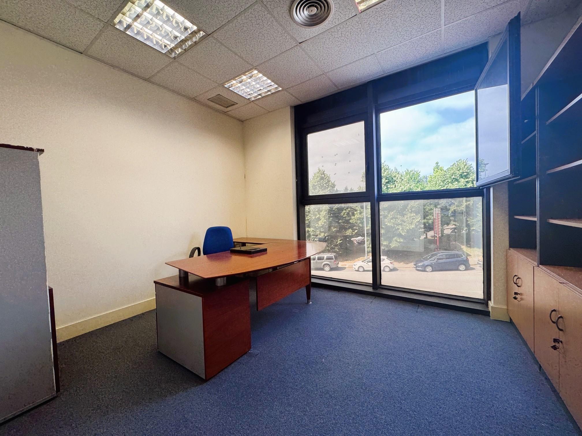 Imagen 3 Oficina Comercial en venta en Basauri / Poligono Artunduaga. Basauri