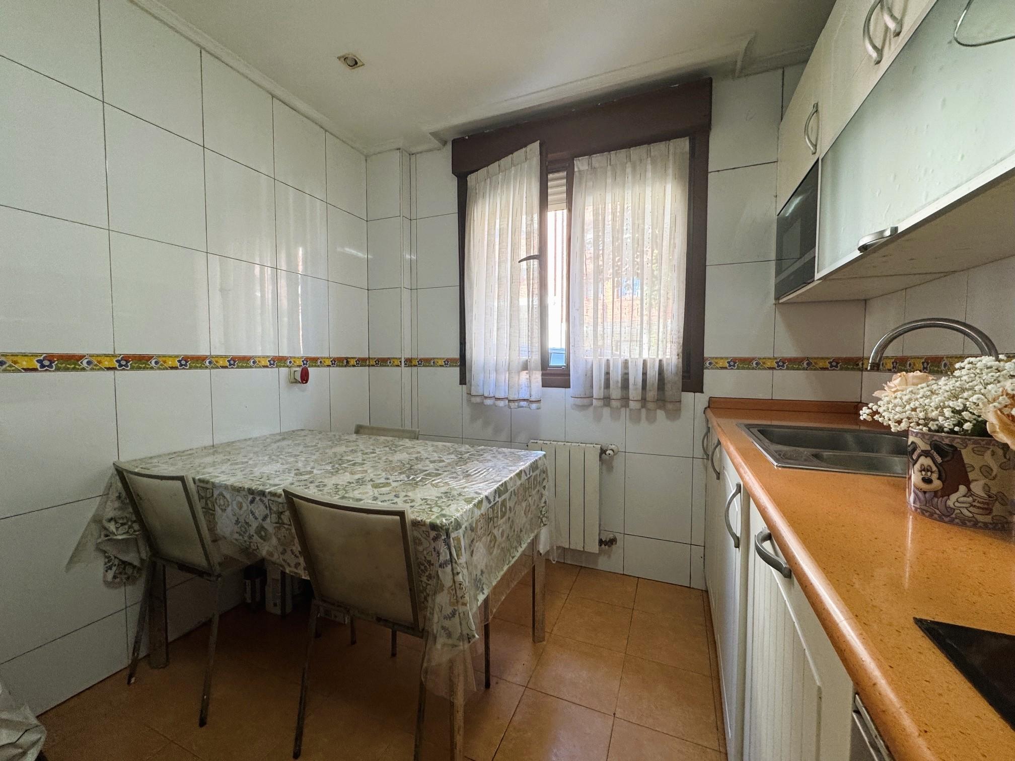 Imagen 5 Piso en venta en Getxo / Calle Jata. Andra Mari. Getxo.
