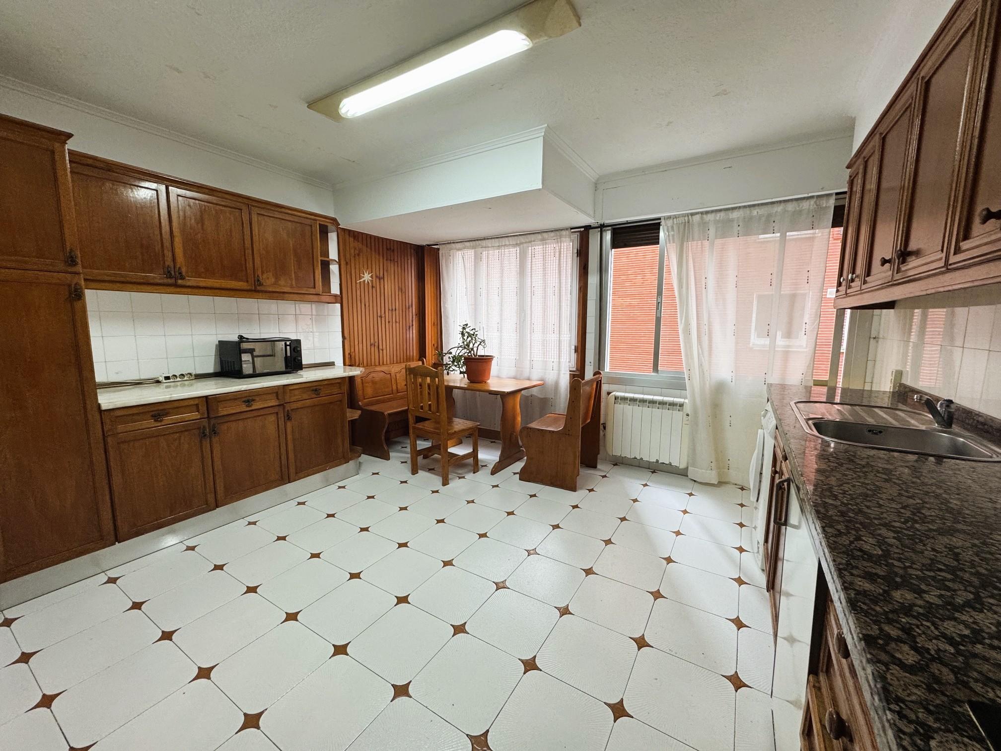 Imagen 3 Piso en venta en Bilbao / San Ignacio. Bilbao.
