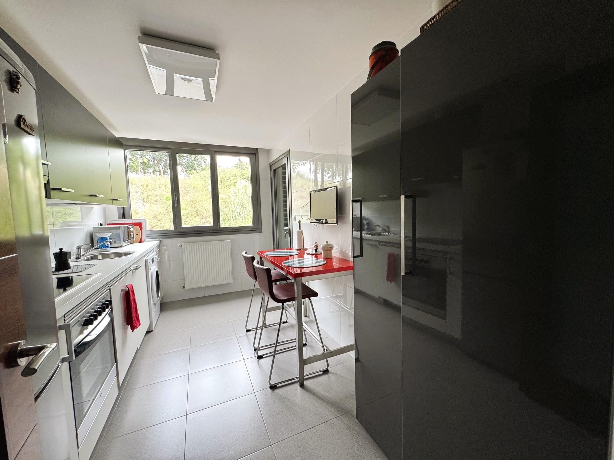 Imagen 8 Piso en venta en Maruri-jatabe / Maruri junto a las piscinas y el polideportivo