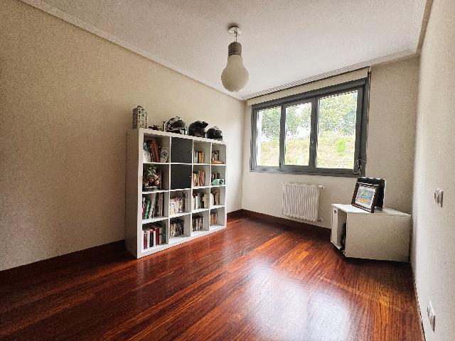 Imagen 11 Inmueble 305533 - Piso en venta en Maruri-jatabe / Maruri junto a las piscinas y el polideportivo