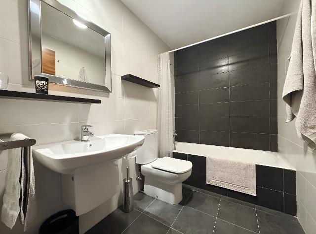 Imagen 10 Inmueble 305533 - Piso en venta en Maruri-jatabe / Maruri junto a las piscinas y el polideportivo