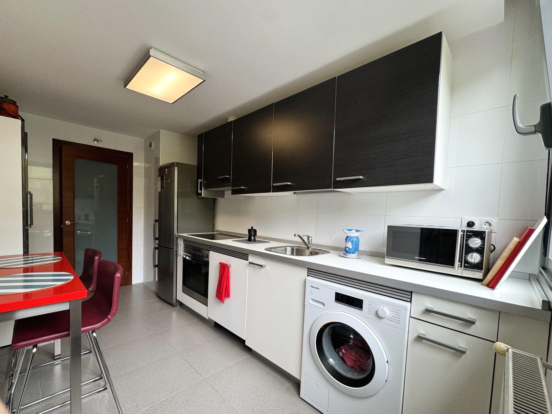 Imagen 6 Piso en venta en Maruri-jatabe / Maruri junto a las piscinas y el polideportivo