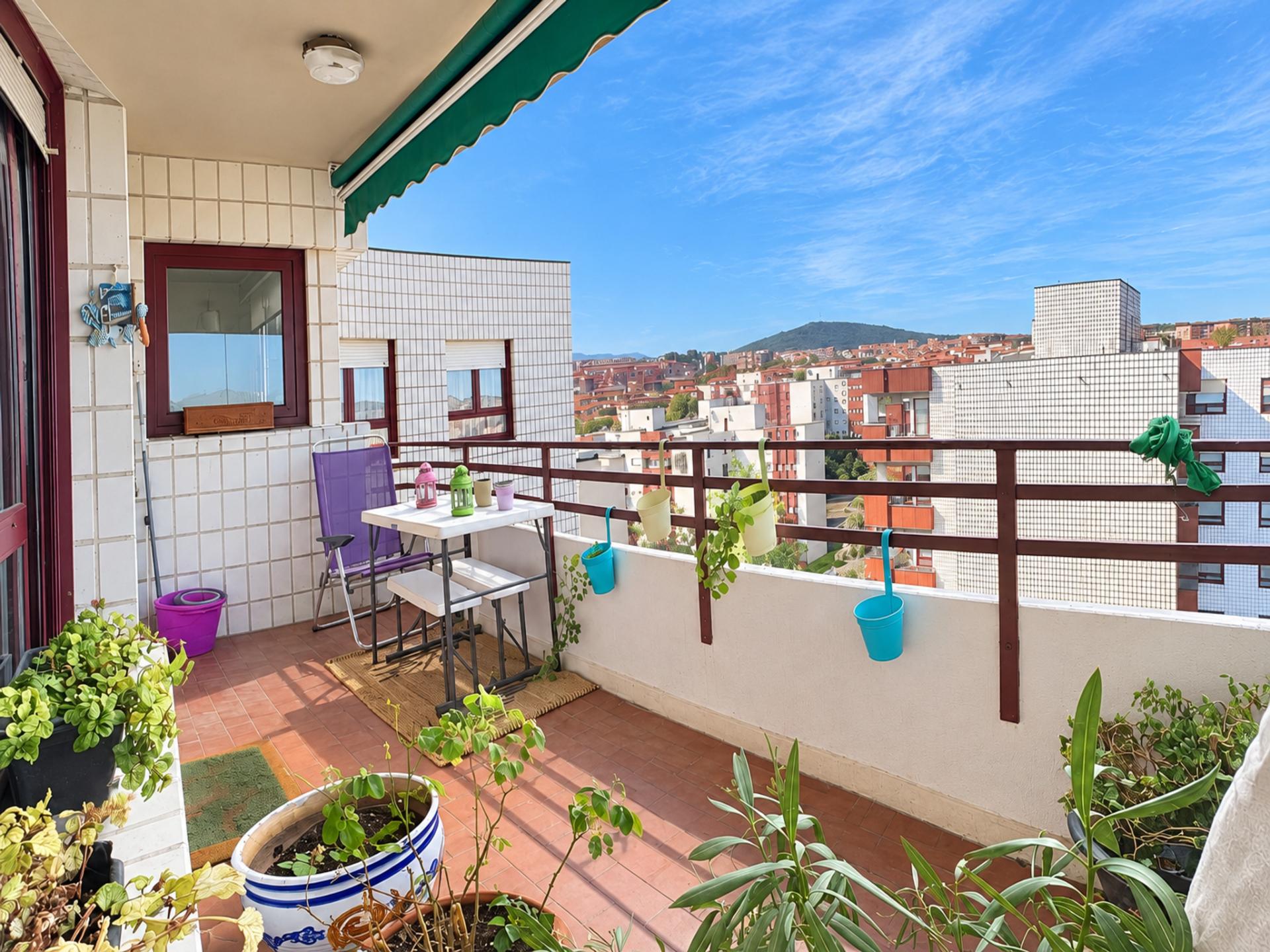 Imagen 2 Piso en venta en Getxo / Calle Bizkerre. Algorta. Getxo.