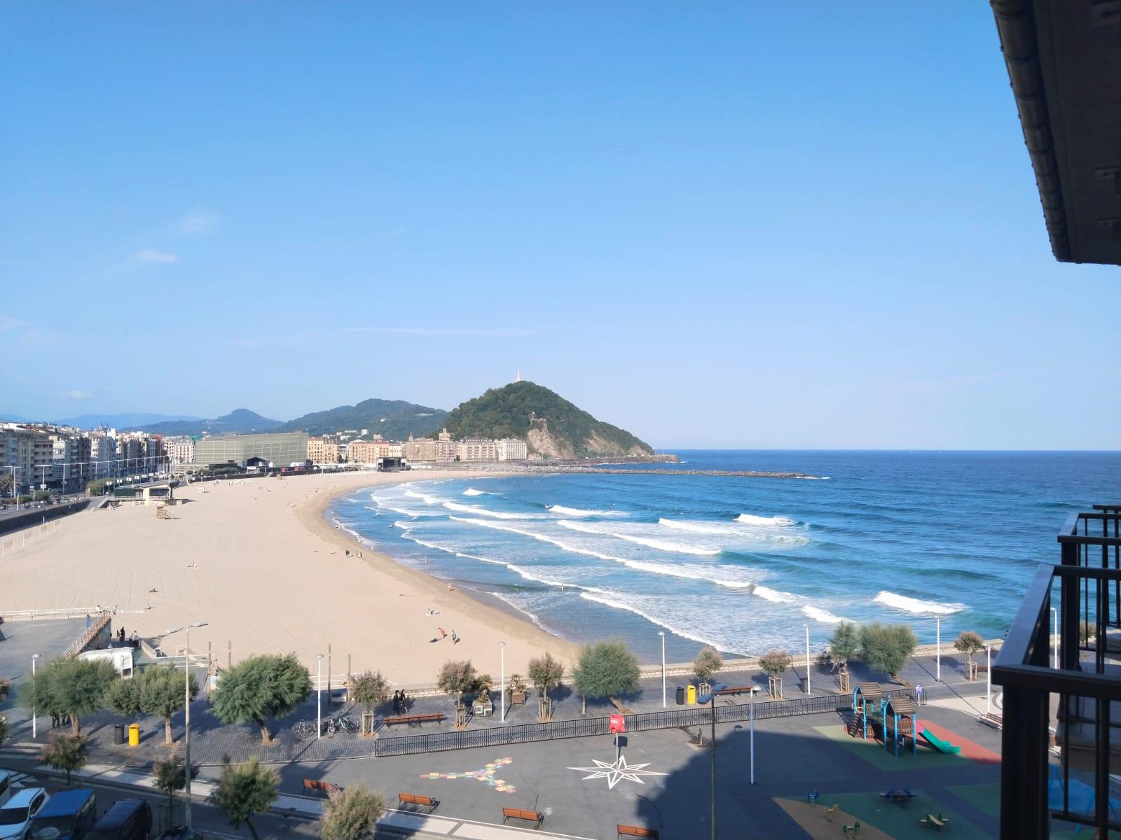 Imagen 1 Piso en alquiler en Donostia-San Sebastián / Sagües, barrio de Gros