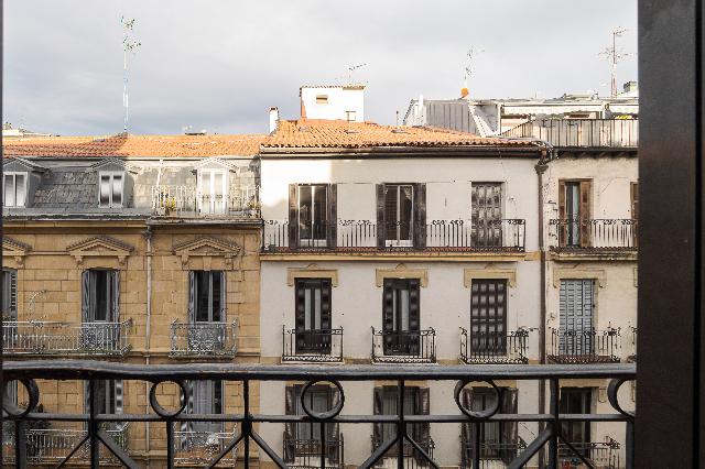Imagen 4 Inmueble 300185 - Piso en venta en Donostia-San Sebastián / Centro, Donostia