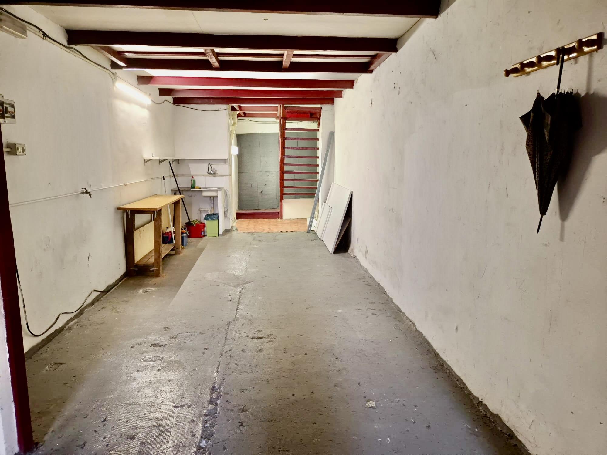 Imagen 5 Local Comercial en venta en Donostia-San Sebastián / En frente del reloj de Ategorrieta.