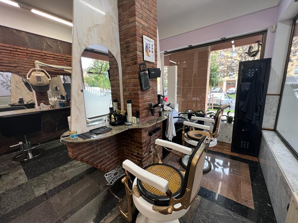 Imagen 2 Local Comercial en venta en Donostia-San Sebastián / Barrio Intxaurrondo, Donostia