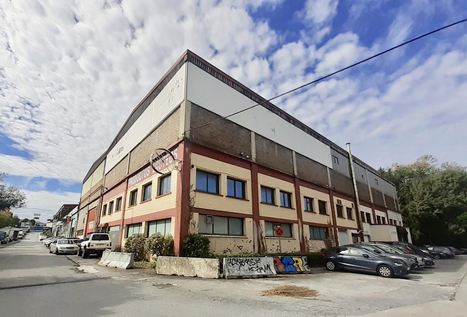 Imagen 1 Local Industrial en venta en Irun / Avenida Letxumborro, Irún