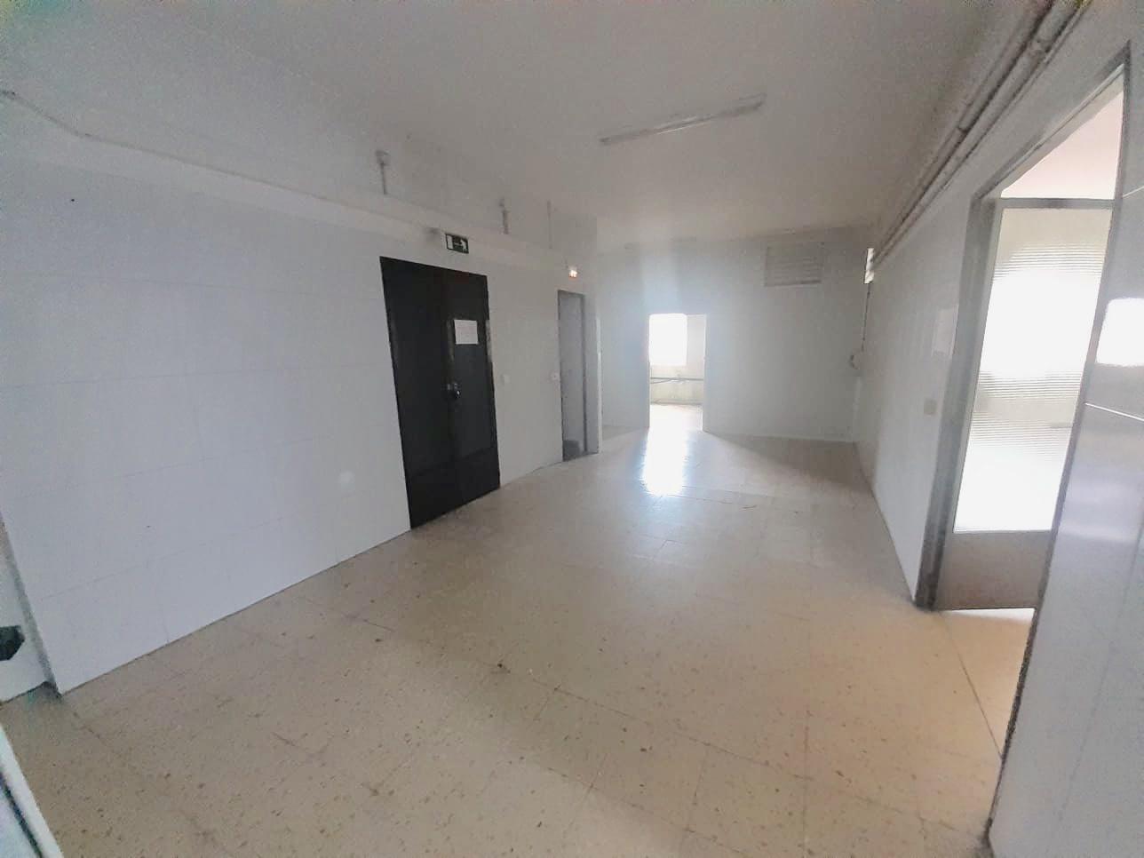 Imagen 11 Local Industrial en venta en Irun / Avenida Letxumborro, Irún