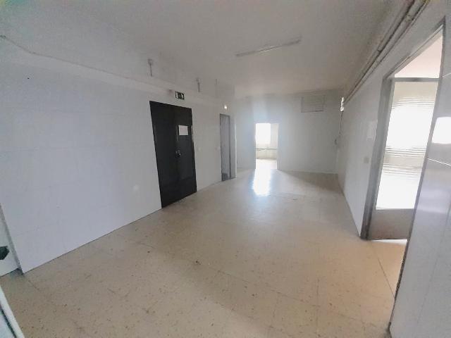 Imagen 11 Inmueble 303765 - Local Industrial en venta en Irun / Avenida Letxumborro, Irún
