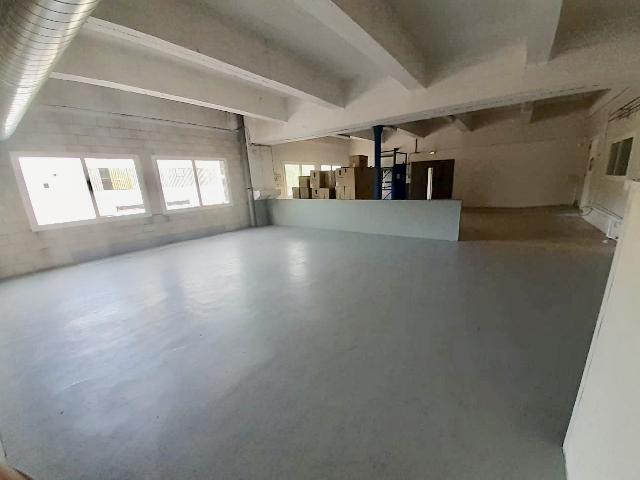 Imagen 10 Inmueble 303766 - Local Industrial en venta en Irun / Avenida Letxumborro, Irún