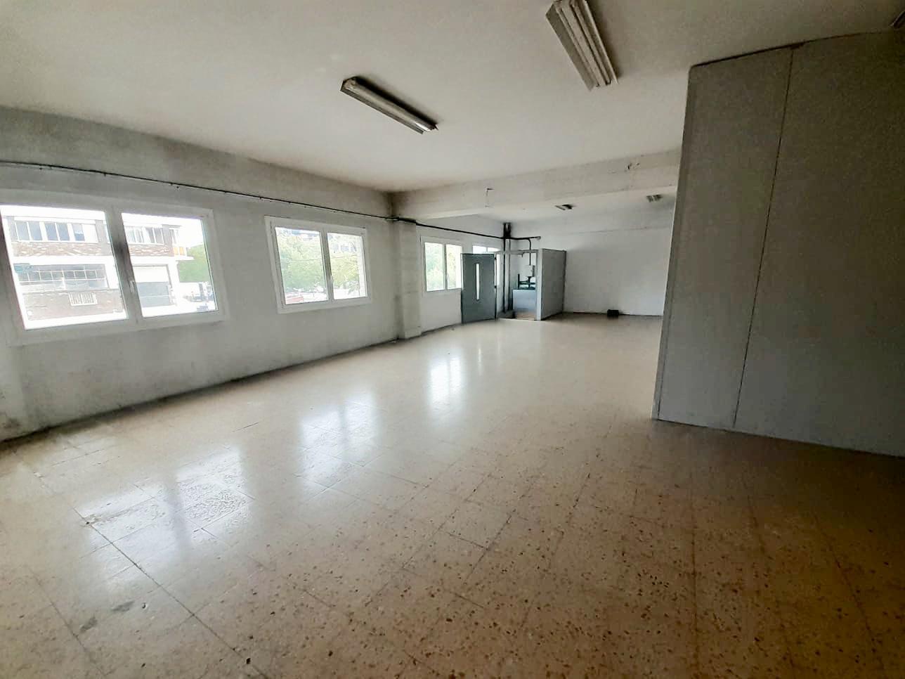 Imagen 5 Local Industrial en venta en Irun / Avenida Letxumborro, Irún
