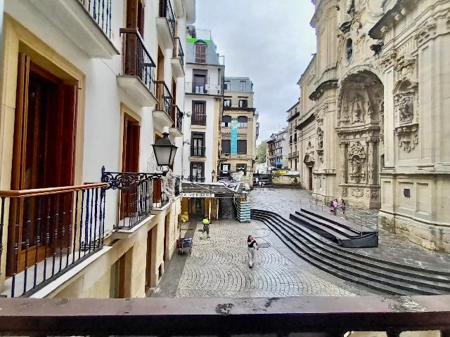 Imagen 2 Inmueble 305493 - Piso en venta en Donostia-San Sebastián / Parte Vieja, Donostia