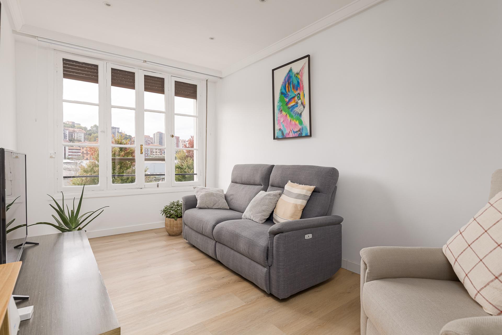 Imagen 2 Piso en venta en Donostia-San Sebastián / Avenida Pasai San Pedro, Donosti