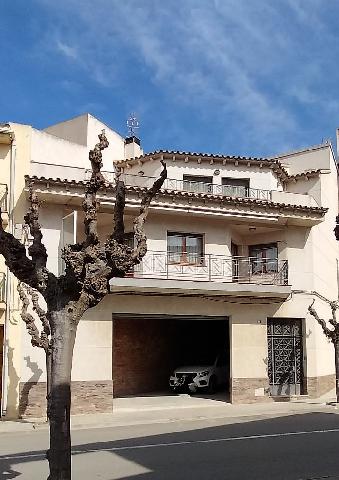 Imagen 4 Inmueble 259963 - Casa Adosada en venta en Granada (La) / Casa ubicada en la entrada principal de La Granada