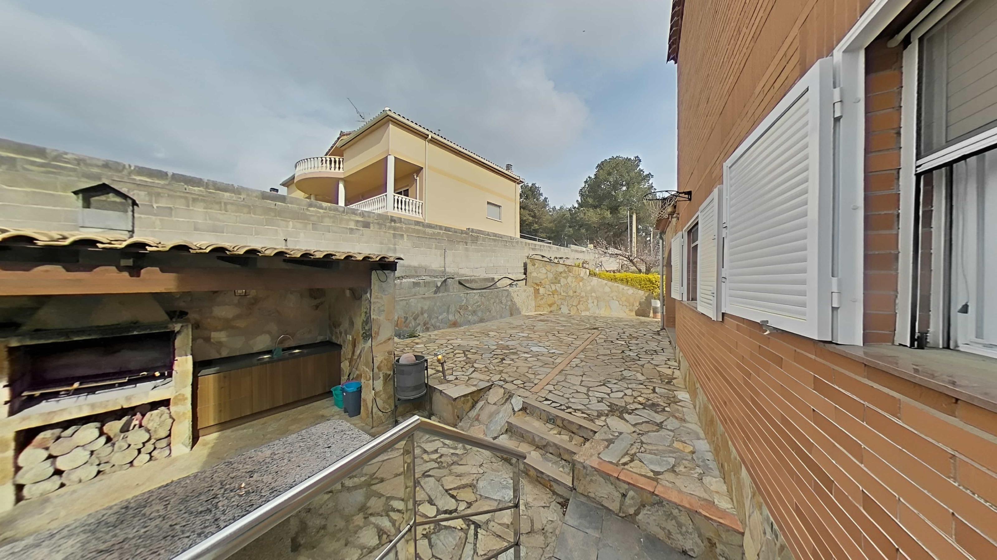 Imagen 38 Casa en venta en Olèrdola / A la entrada de la Urbanización Can Trabal