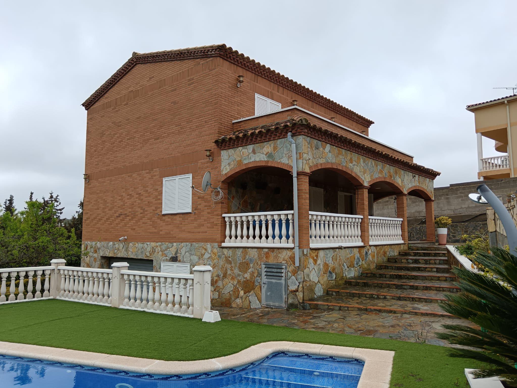 Imagen 1 Casa en venta en Olèrdola / A la entrada de la Urbanización Can Trabal