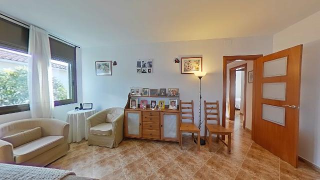 Imagen 13 Inmueble 299020 - Casa en venta en Torrelles De Foix / Ubicada en la Avenida principal de Can Coral.