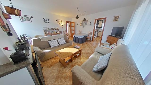 Imagen 2 Inmueble 299020 - Casa en venta en Torrelles De Foix / Ubicada en la Avenida principal de Can Coral.