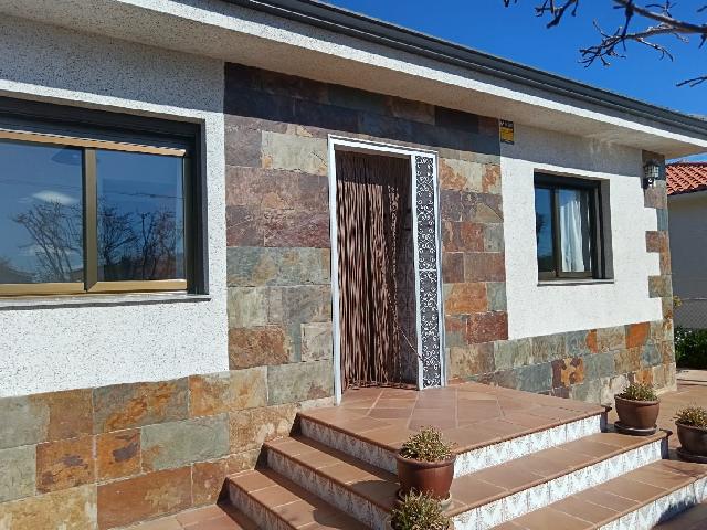 Imagen 29 Inmueble 299020 - Casa en venta en Torrelles De Foix / Ubicada en la Avenida principal de Can Coral.