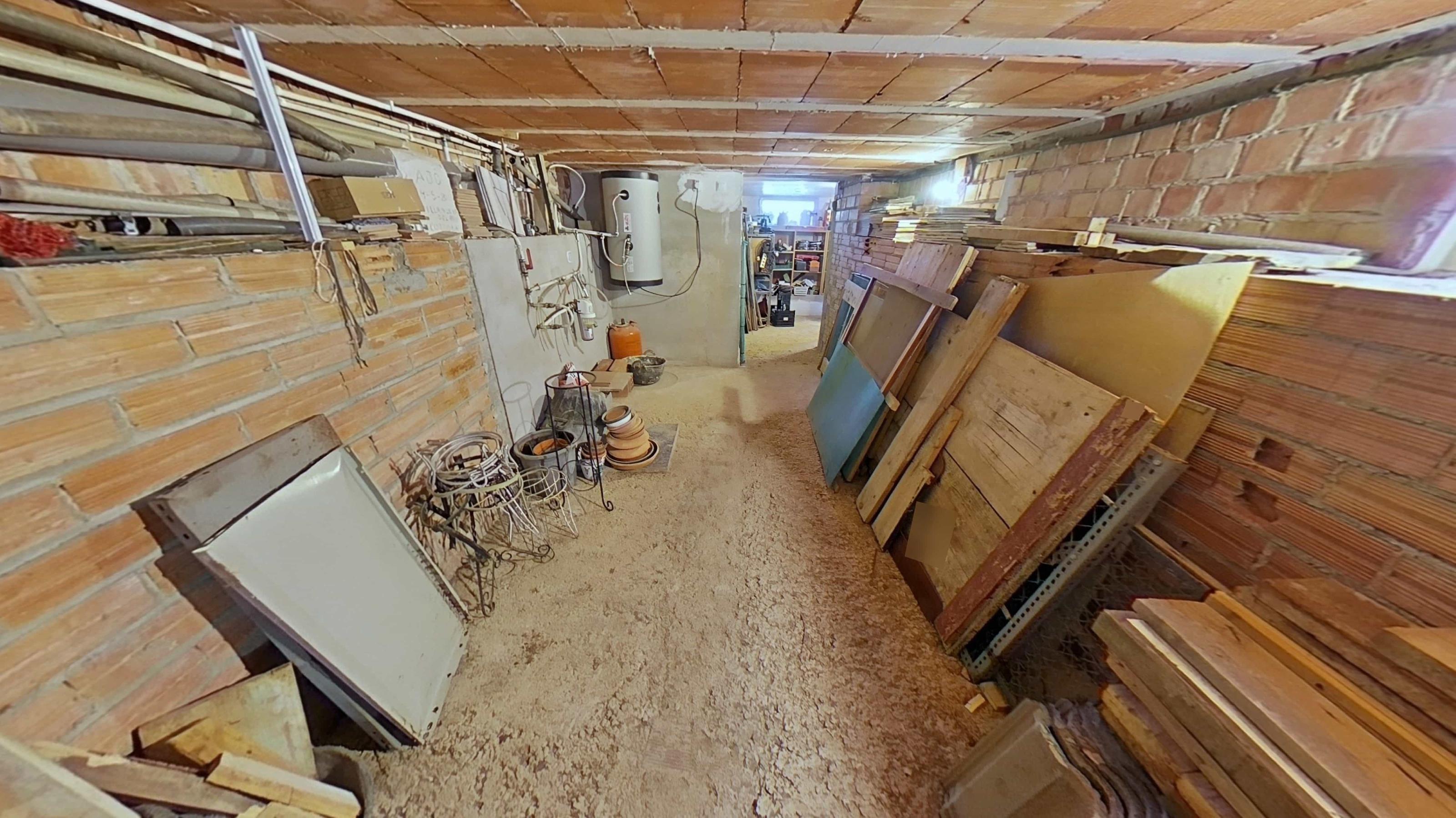 Imagen 25 Casa en venta en Torrelles De Foix / Ubicada en la Avenida principal de Can Coral.