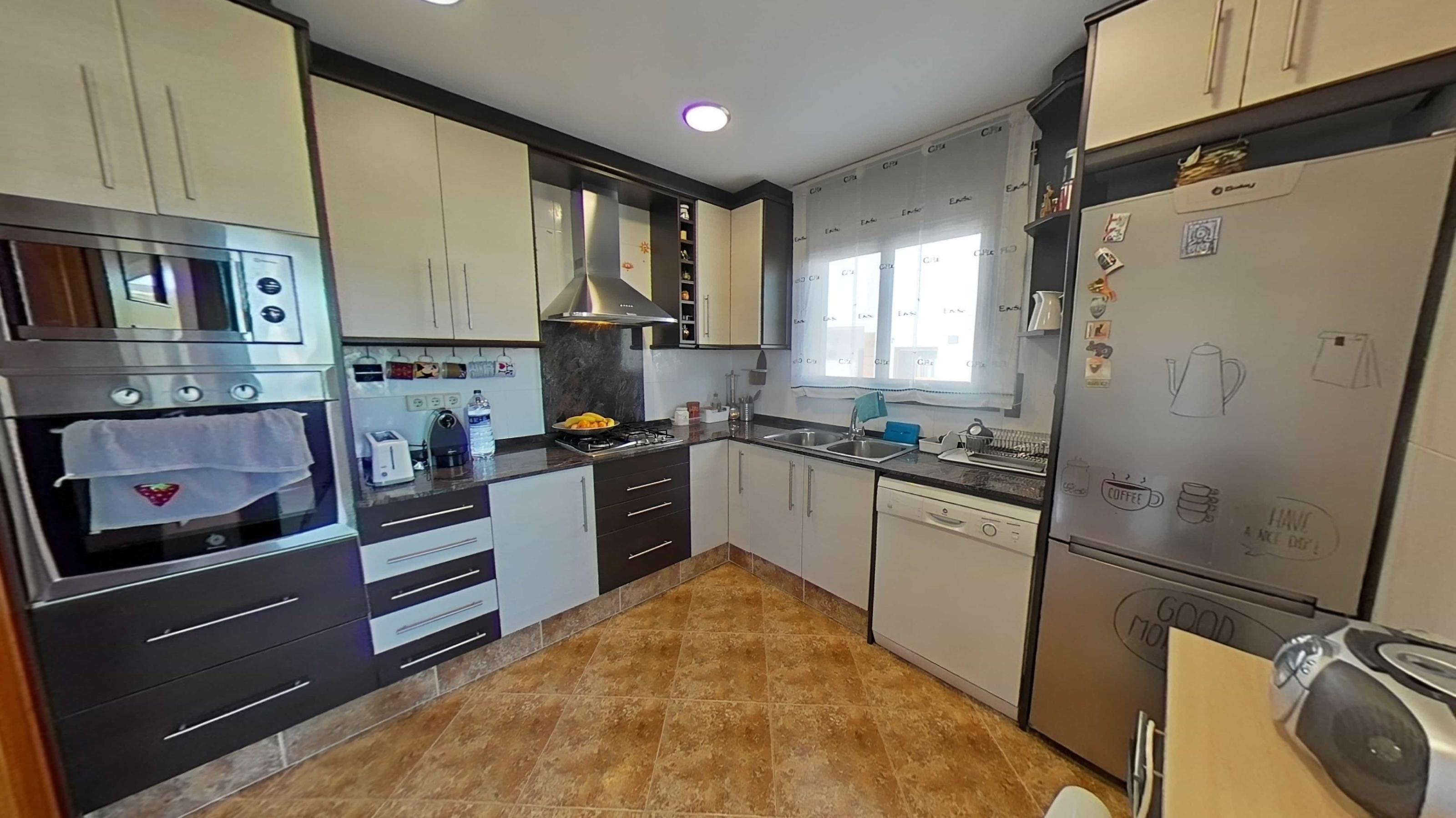 Imagen 3 Casa en venta en Torrelles De Foix / Ubicada en la Avenida principal de Can Coral.