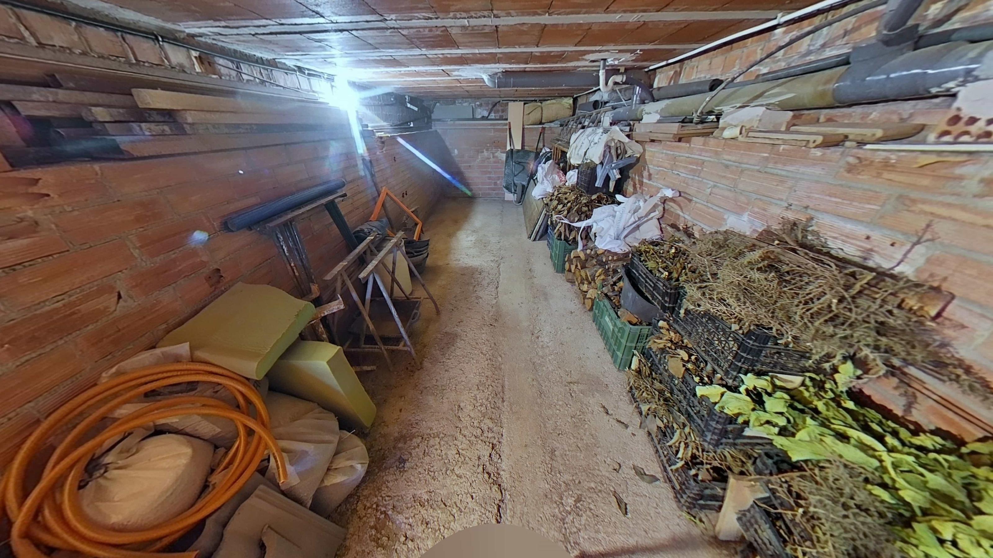 Imagen 26 Casa en venta en Torrelles De Foix / Ubicada en la Avenida principal de Can Coral.