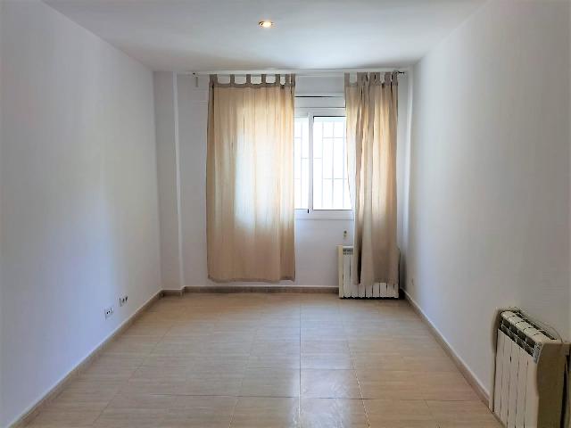 Imagen 2 Inmueble 300304 - Piso en alquiler en Santa Margarida I Els Monjos / Céntrico, junto a todos los servicios