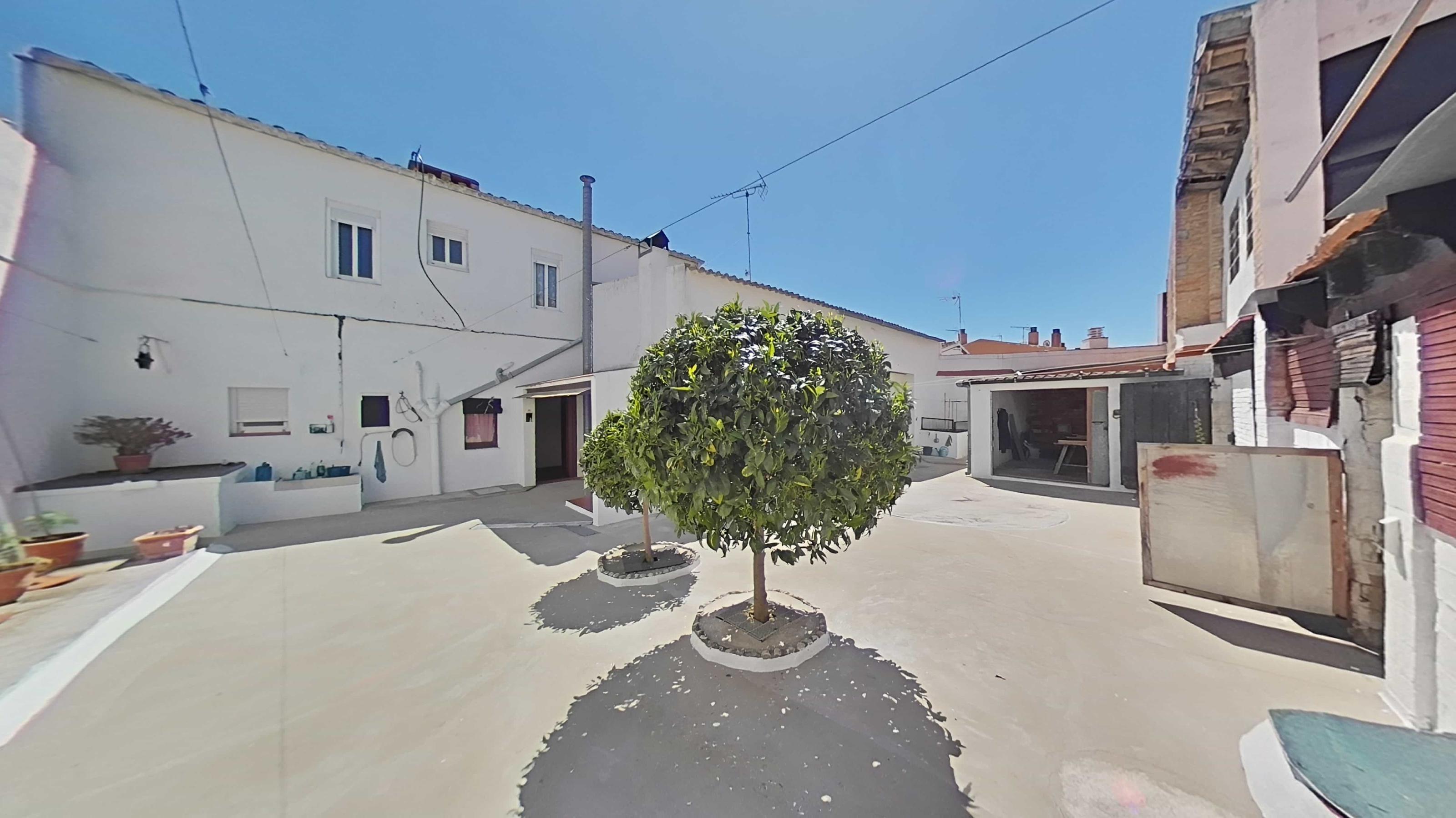 Imagen 19 Casa Rústica en venta en Castellví De La Marca / Muy próximo al centro de la localidad.