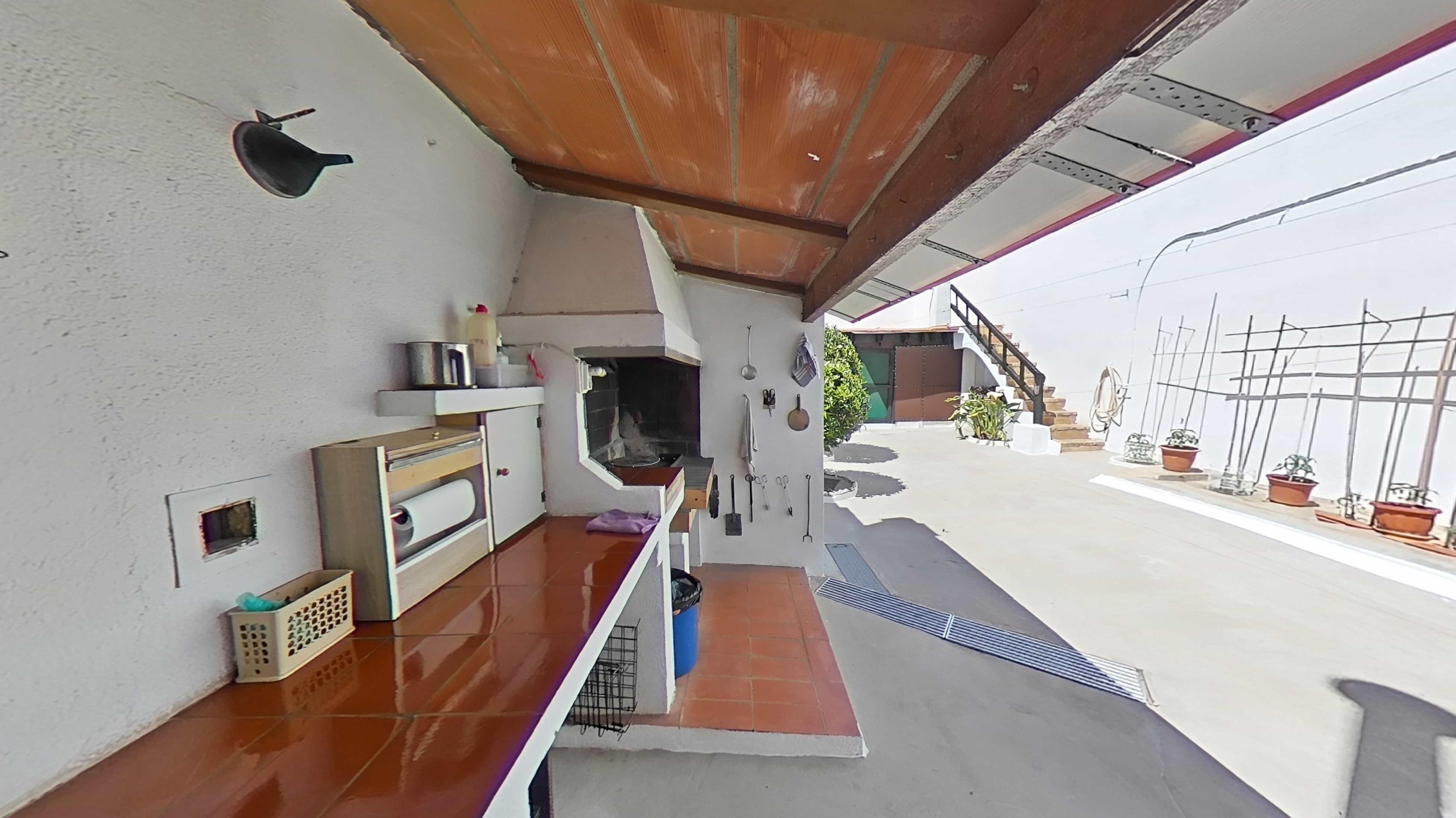 Imagen 21 Casa Rústica en venta en Castellví De La Marca / Muy próximo al centro de la localidad.