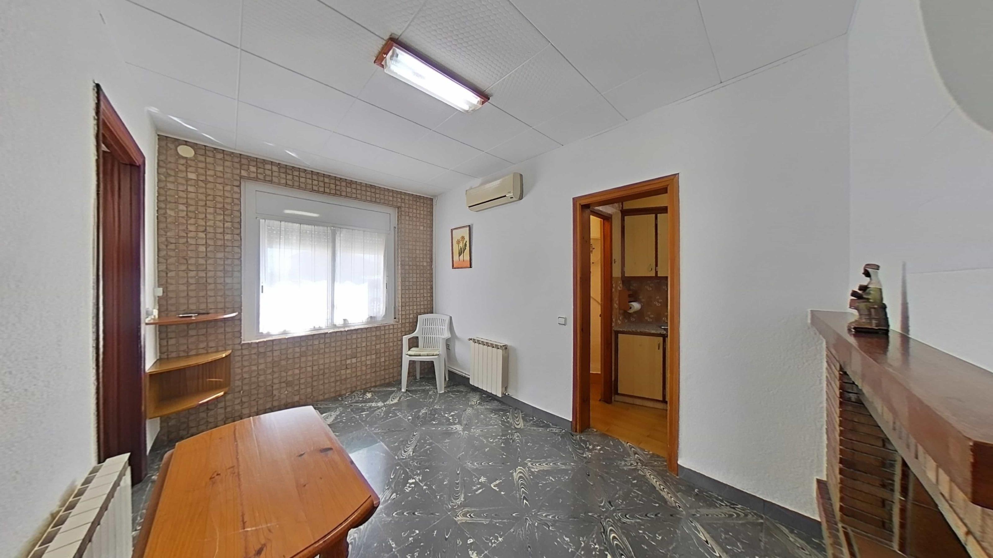 Imagen 4 Casa Rústica en venta en Castellví De La Marca / Muy próximo al centro de la localidad.