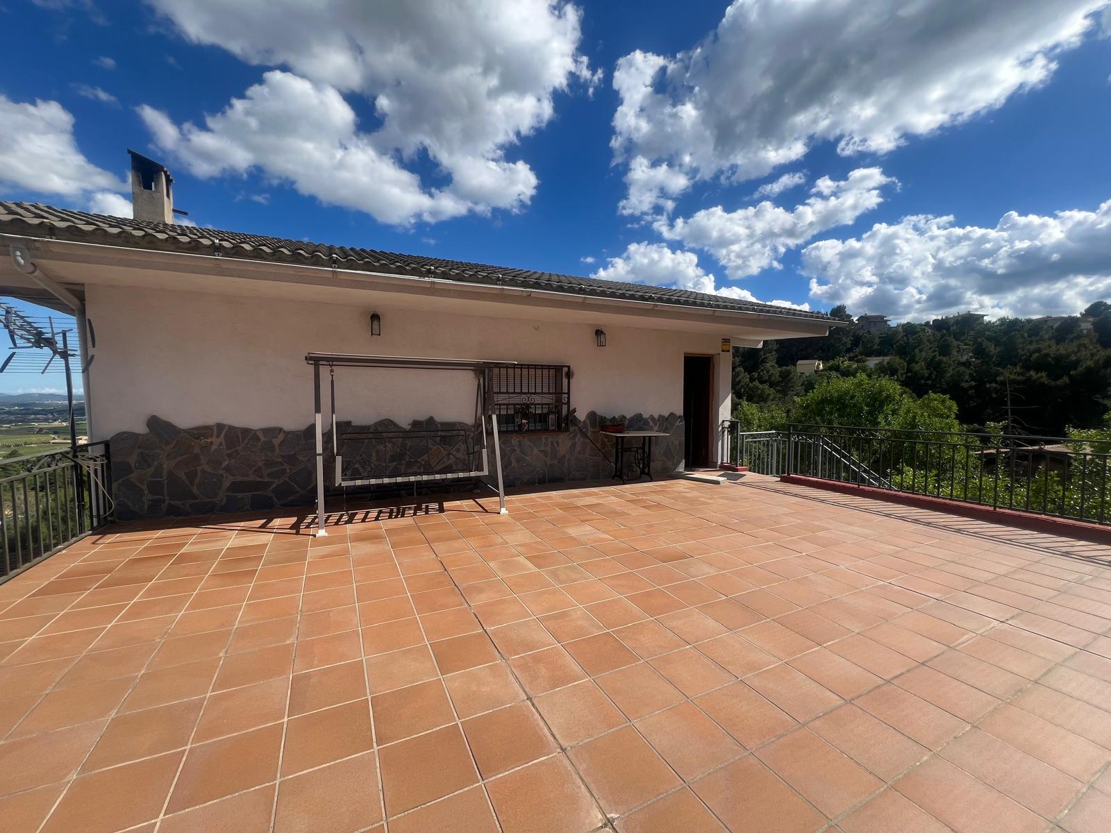Imagen 6 Casa en venta en Torrelles De Foix / Urbanización Can Coral.
