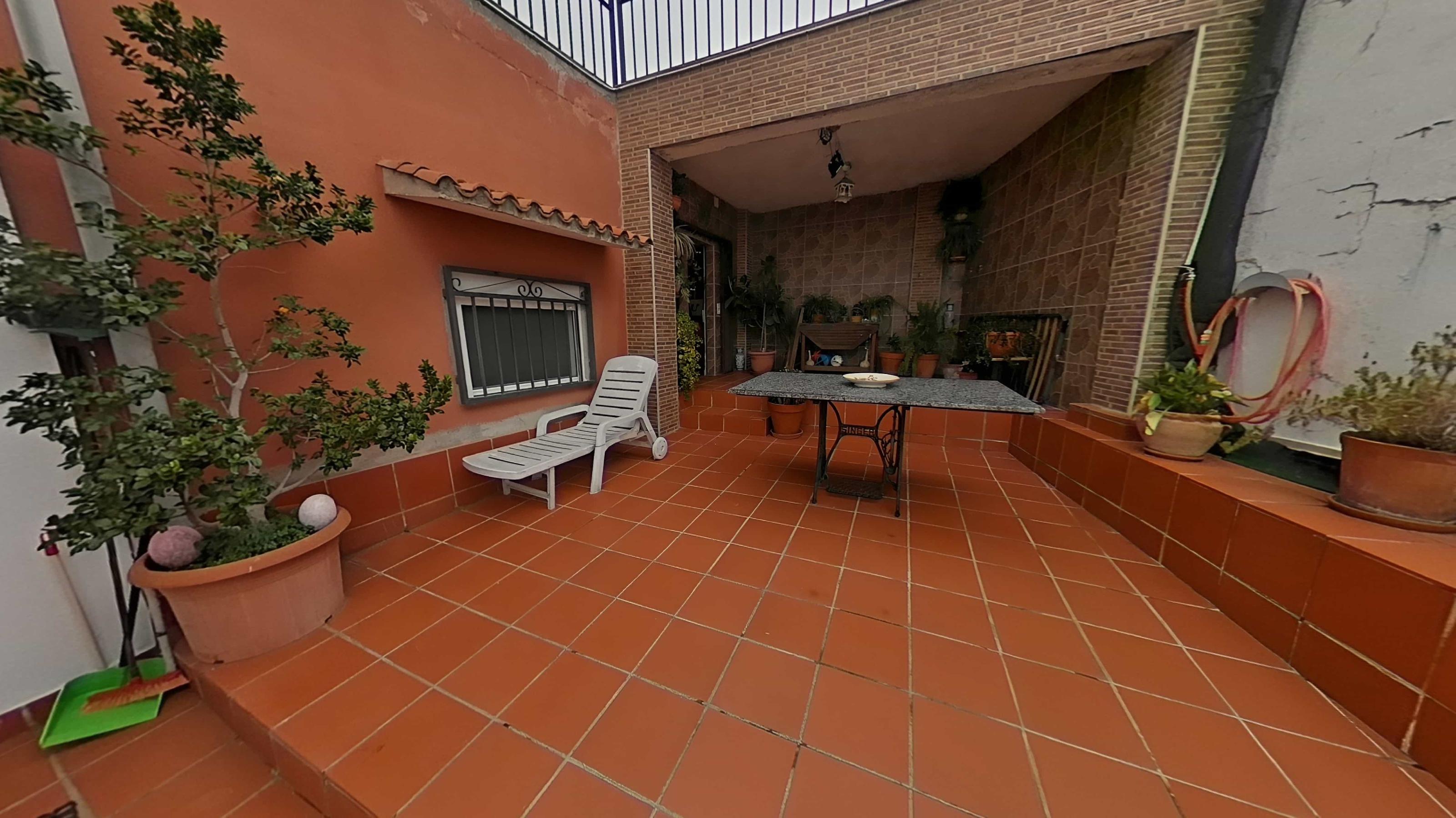 Imagen 41 Casa en venta en Torrelles De Foix / Urbanización Can Coral.