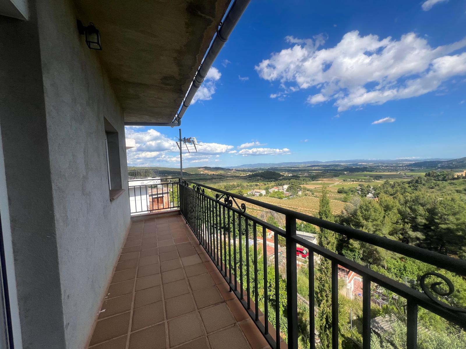 Imagen 18 Casa en venta en Torrelles De Foix / Urbanización Can Coral.