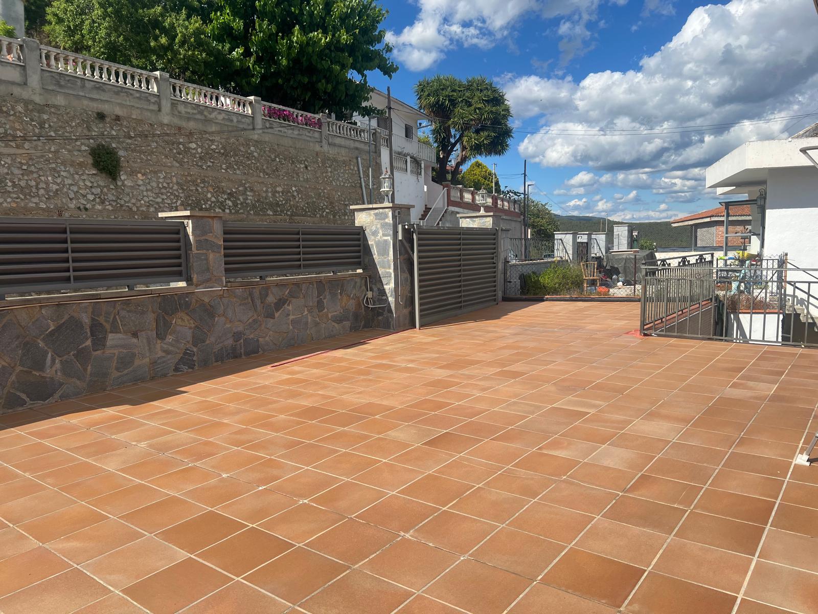 Imagen 7 Casa en venta en Torrelles De Foix / Urbanización Can Coral.