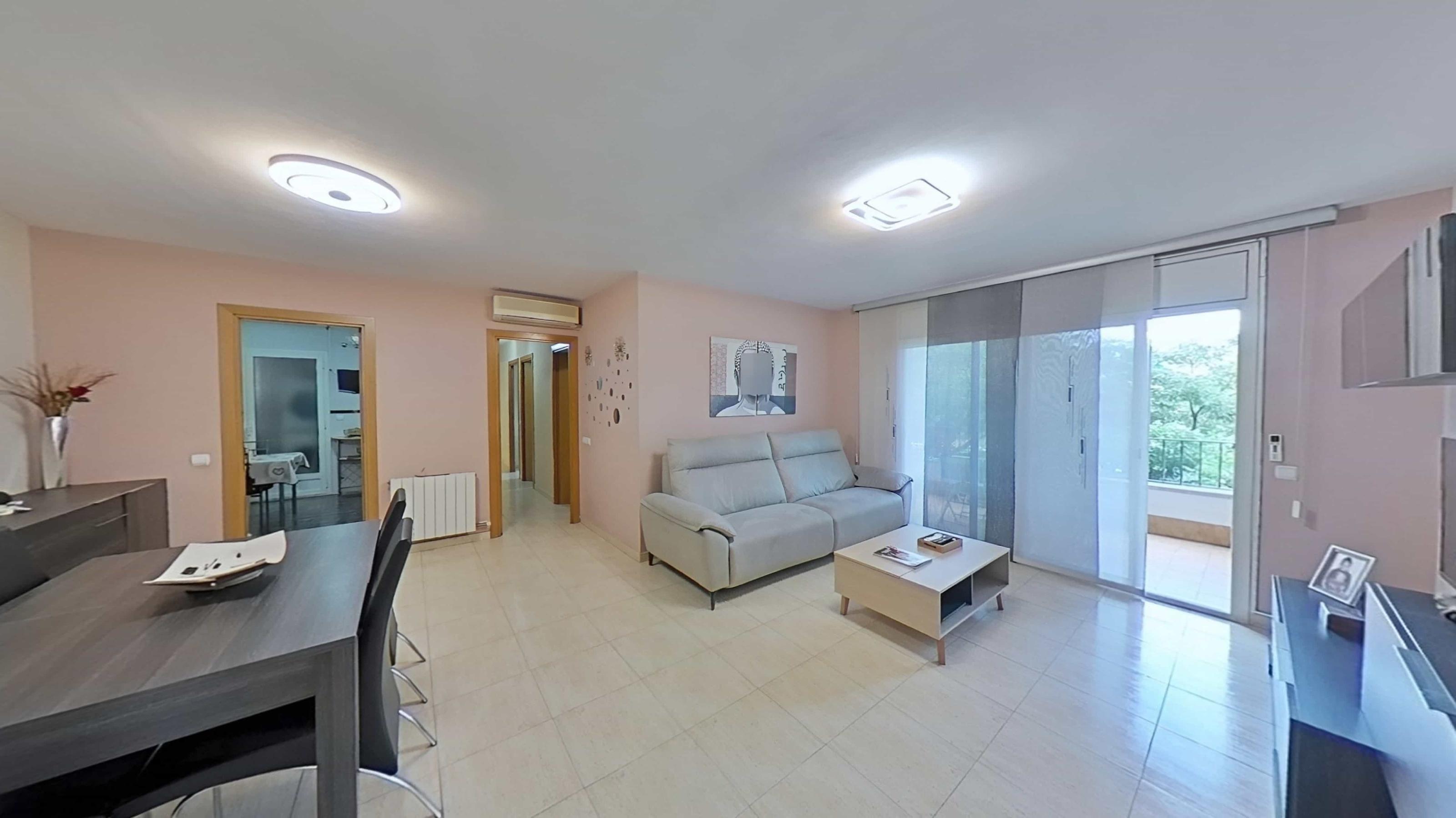 Imagen 1 Piso en venta en Vilafranca Del Penedès / Próximo a la Rambla de la Girada