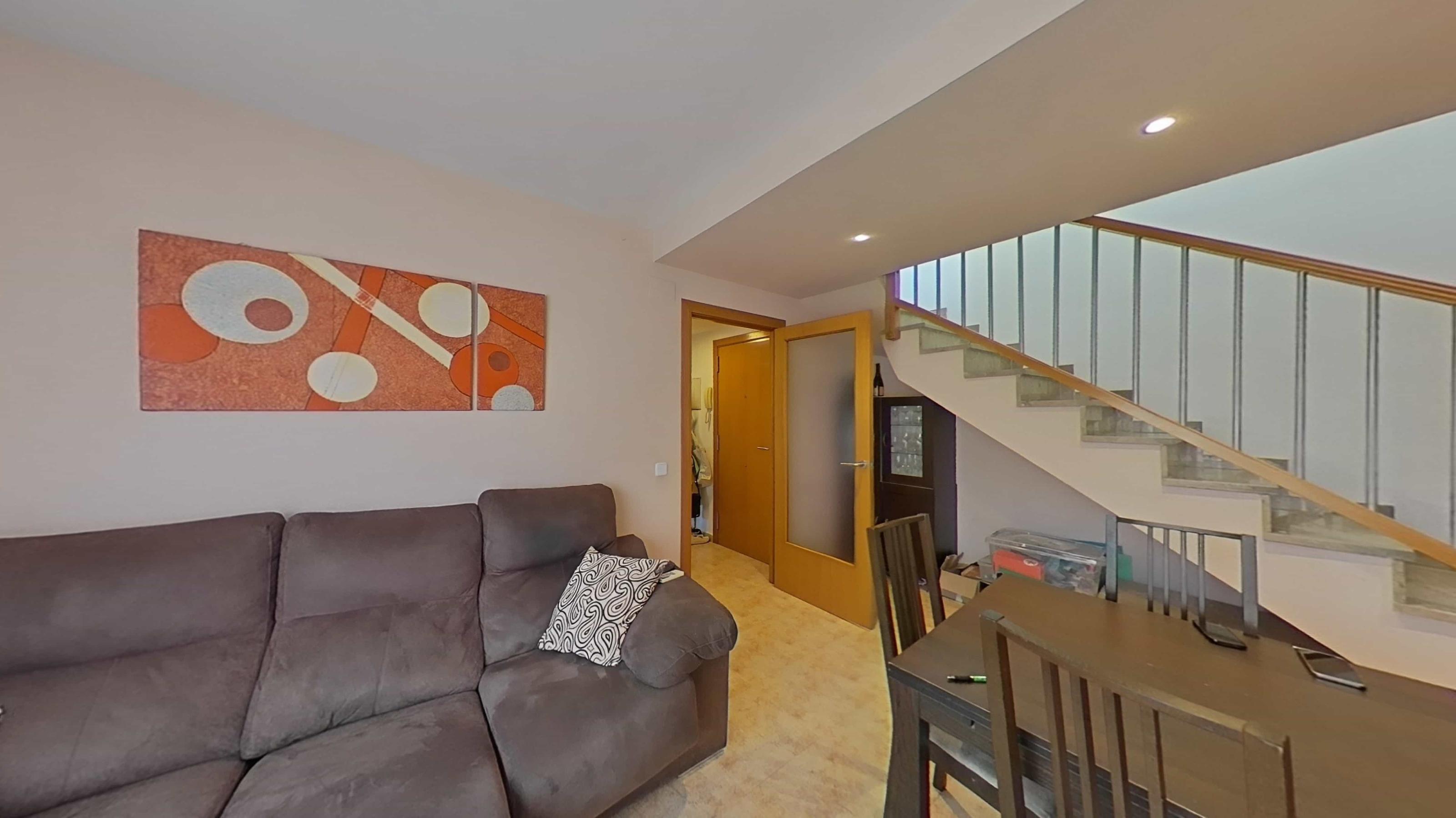 Imagen 12 Piso en venta en Castellví De La Marca / En el centro de la población, acceso principal.