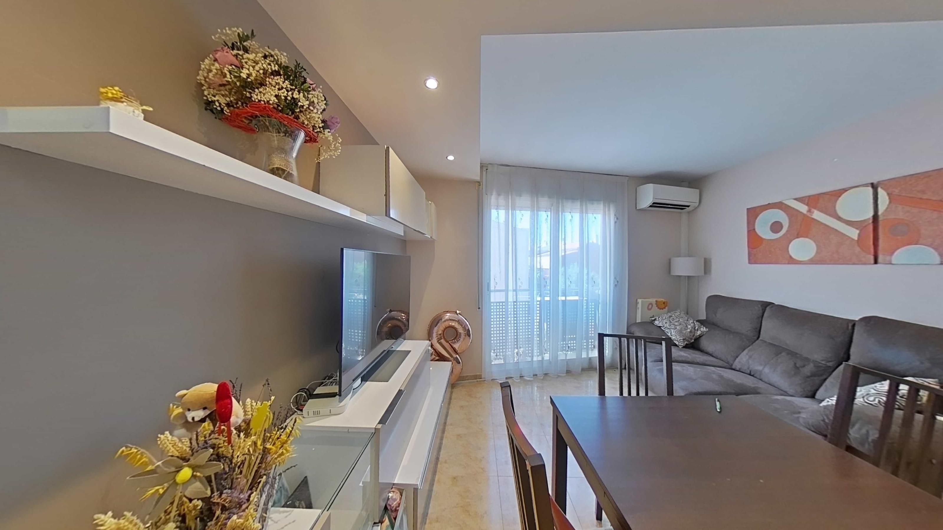 Imagen 8 Piso en venta en Castellví De La Marca / En el centro de la población, acceso principal.